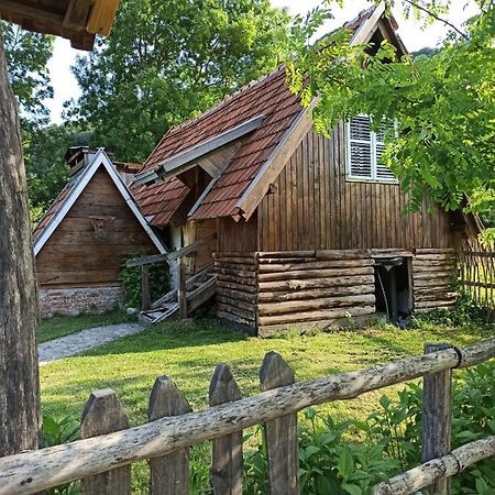 Bungalov Cozy Una Kulen Vakuf Exterior foto