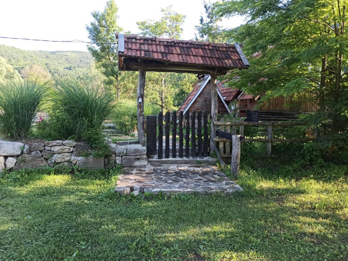 Bungalov Cozy Una Kulen Vakuf Exterior foto